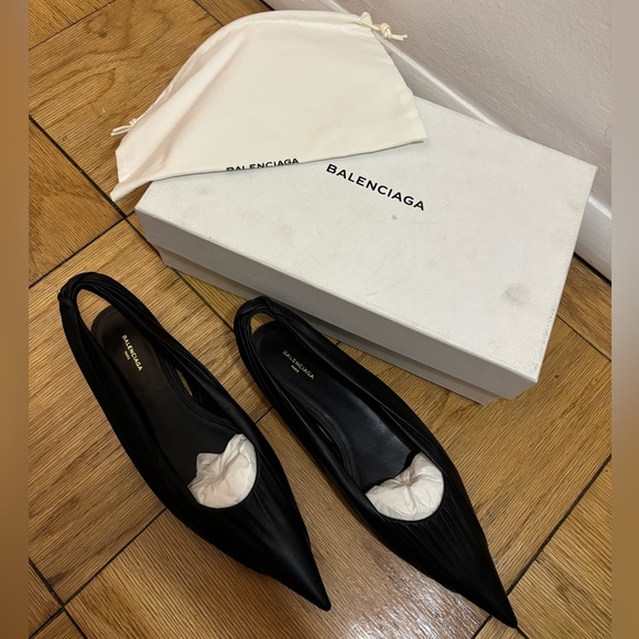 NEW Balenciaga Black Leather Flats - Picture 4 of 6